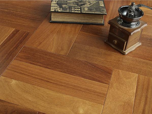 二翅（chì）豆人（rén）字拚本色地板