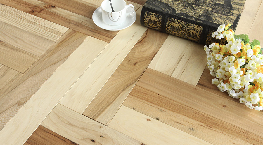 山核桃人字拼本色（sè）地板