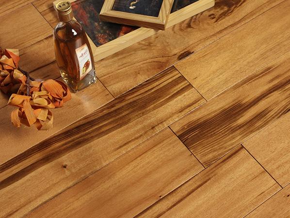 虎斑木（mù）地熱鎖扣實木地板